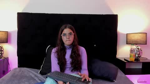 queen_misy online show from May 2026 08:25:01 PM