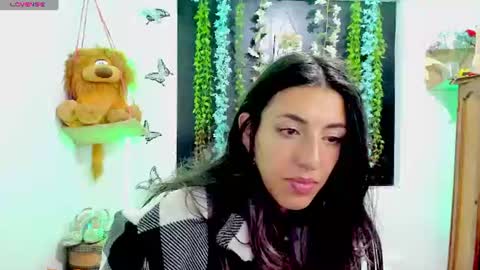 Snapshot of queen_natttyy chatting on July 2026 03:33:02 AM queen_natttyy online show from July 2026 03:33:02 AM