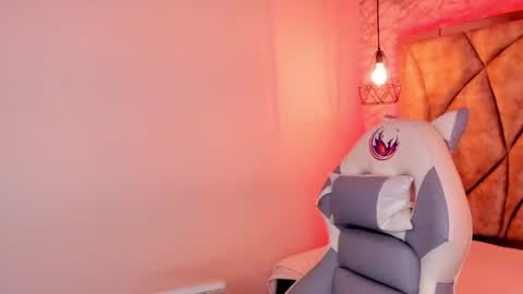   online show from February 2025 07:06:02 PM