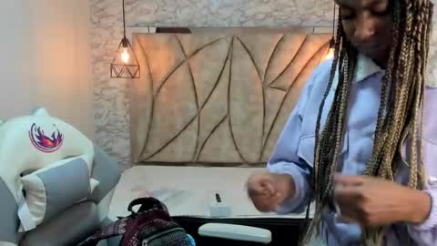   online show from February 2025 12:54:02 PM