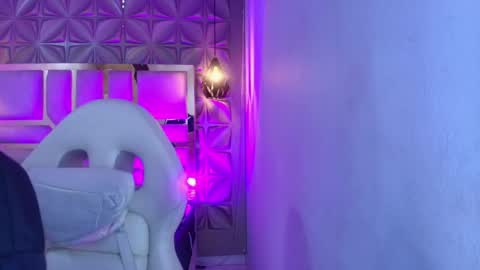   online show from April 2026 12:00:01 PM