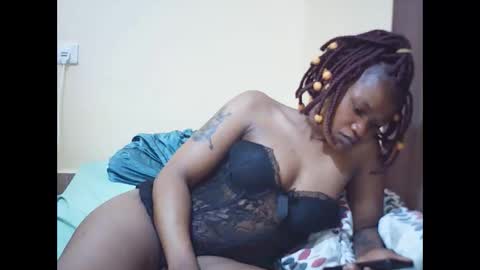 Snapshot of queen_winter chatting on March 2026 01:22:01 AM Winter online show from March 2026 01:22:01 AM