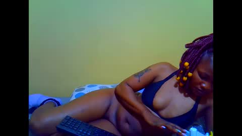 Snapshot of queen_winter chatting on April 2026 05:10:01 PM Winter online show from April 2026 05:10:01 PM