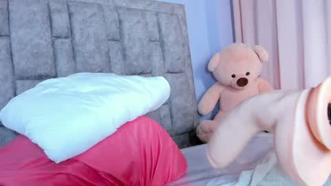 queen_yully online show from May 2026 07:52:01 PM