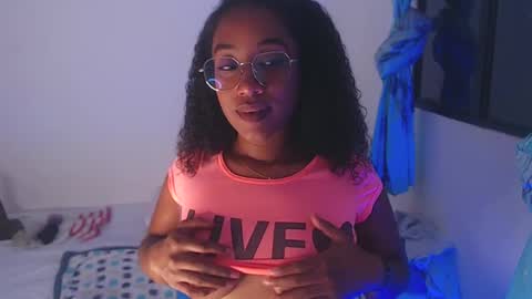 Snapshot of queenalya_ chatting on September 2025 12:03:02 AM Ahlya online show from September 2025 12:03:02 AM