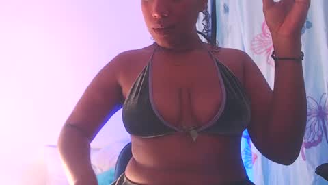 Snapshot of queenalya_ chatting on September 2025 11:21:01 PM Ahlya online show from September 2025 11:21:01 PM