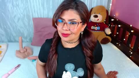 Queenamazon  online show from October 2025 03:16:01 PM