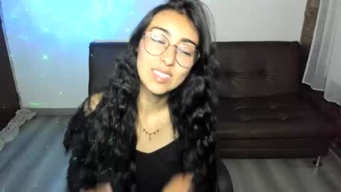 queenbyte_18 online show from May 2026 04:40:01 AM
