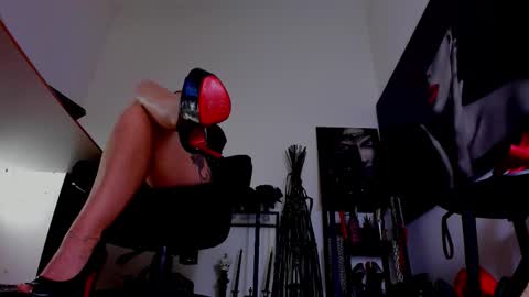 Snapshot of queencatsnow chatting on February 2026 08:02:02 AM Misscatsnow online show from February 2026 08:02:02 AM