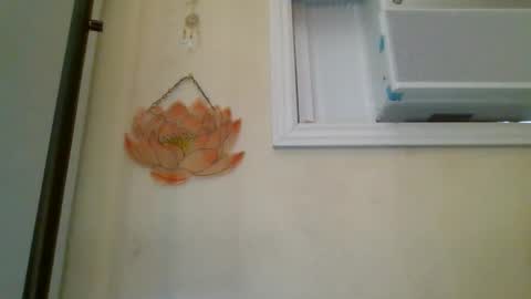 Snapshot of queencrimsonlvx chatting on November 2025 10:21:02 PM queencrimsonlvx online show from November 2025 10:21:02 PM