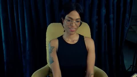 Snapshot of queendom_ing chatting on January 2025 02:25:01 AM Sweet Goddess online show from January 2025 02:25:01 AM