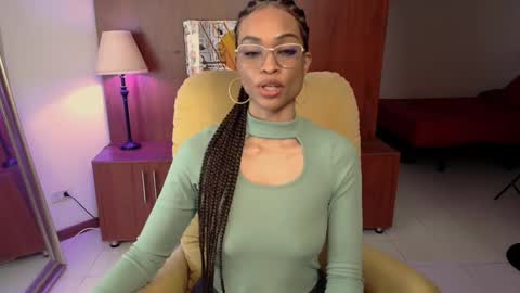 Snapshot of queendom_ing chatting on February 2025 06:17:01 PM Sweet Goddess online show from February 2025 06:17:01 PM