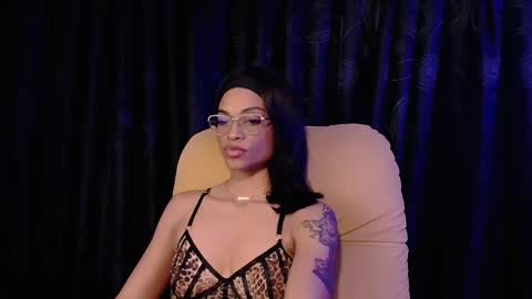 Snapshot of queendom_ing chatting on February 2025 05:02:02 AM Sweet Goddess online show from February 2025 05:02:02 AM