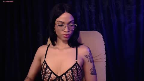 Snapshot of queendom_ing chatting on February 2025 09:00:02 AM Sweet Goddess online show from February 2025 09:00:02 AM