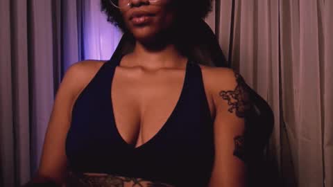 Snapshot of queendom_ing chatting on February 2026 05:05:02 AM Sweet Goddess online show from February 2026 05:05:02 AM