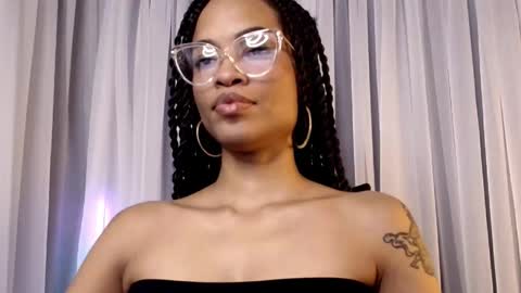 Snapshot of queendom_ing chatting on March 2026 02:07:02 AM Sweet Goddess online show from March 2026 02:07:02 AM