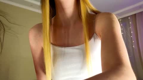 Nelly  INSTA  queenelia  online show from September 2025 01:59:02 PM