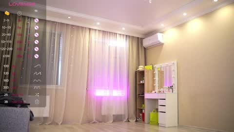 Nelly  INSTA  queenelia  online show from May 2026 10:43:02 AM
