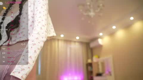 Nelly  INSTA  queenelia  online show from June 2026 09:41:01 AM