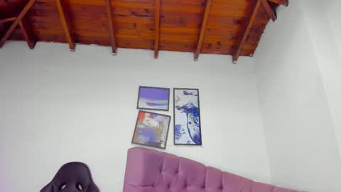 Queen online show from October 2025 02:56:02 PM