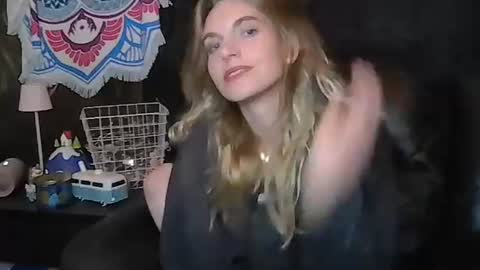 Queen Hazy online show from October 2025 01:28:01 AM