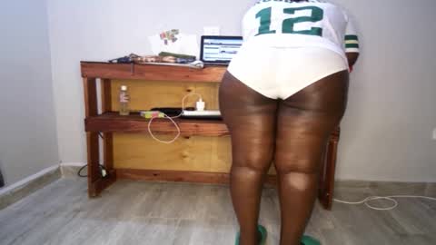 Snapshot of queenkiah chatting on October 2025 08:16:02 AM Nina online show from October 2025 08:16:02 AM