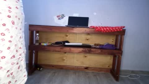 Snapshot of queenkiah chatting on November 2025 12:51:02 PM Nina online show from November 2025 12:51:02 PM