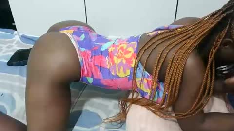 Snapshot of queenlatasha chatting on November 2025 06:19:02 AM Latasha online show from November 2025 06:19:02 AM