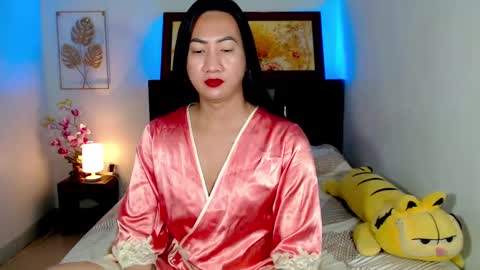 Snapshot of queenmistressts chatting on December 2024 05:48:01 AM QUEEN online show from December 2024 05:48:01 AM