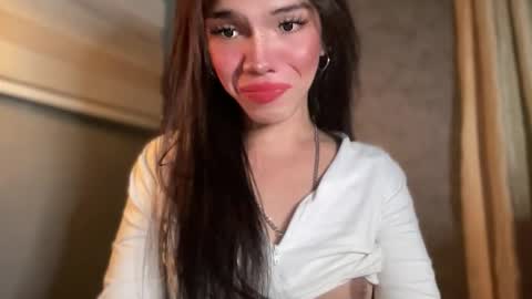 QUEEN online show from May 2026 02:40:01 AM