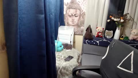 Snapshot of queenofcum169xx chatting on January 2025 04:20:01 PM Mikka online show from January 2025 04:20:01 PM