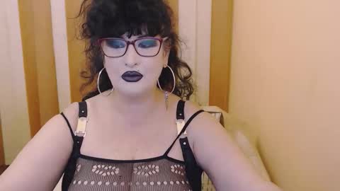 Snapshot of queenofsin chatting on October 2025 08:49:02 PM queenofsin online show from October 2025 08:49:02 PM