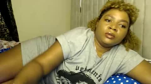 Snapshot of queenofsouls chatting on September 2025 03:20:01 AM . online show from September 2025 03:20:01 AM