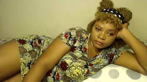 Snapshot of queenofsouls chatting on September 2025 03:32:02 AM . online show from September 2025 03:32:02 AM