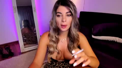 Queennofyuredreams online show from May 2026 11:45:02 PM