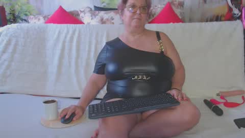 QueenPammy online show from January 2025 12:01:02 PM