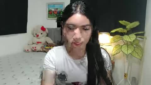 QueenPinay69 online show from October 2025 01:33:02 PM