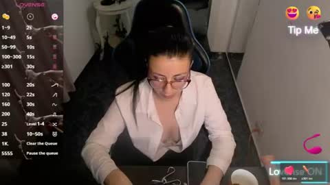 queenrose94 online show from June 2026 09:30:02 PM