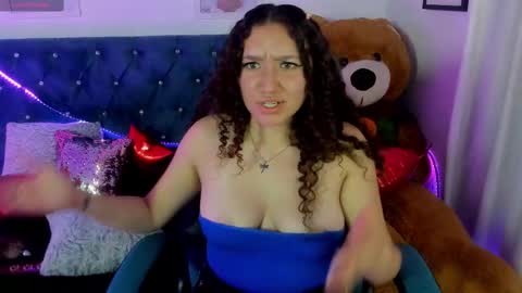 Snapshot of queenrosse_m chatting on February 2025 07:27:02 PM Queen Rose online show from February 2025 07:27:02 PM