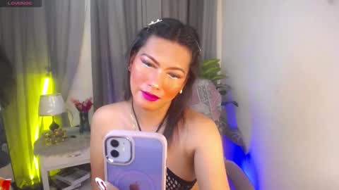 Sabrina online show from November 2025 02:05:04 PM