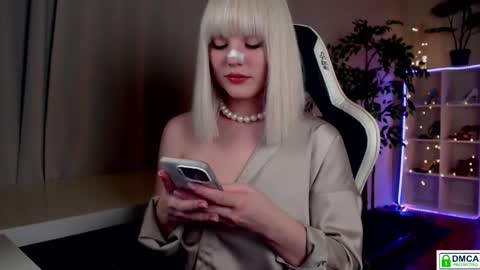 Snapshot of queensy_sins_x chatting on March 2026 05:04:01 PM Queensy online show from March 2026 05:04:01 PM