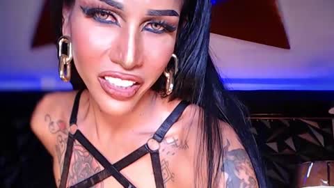 Snapshot of queenvalentinats chatting on February 2025 02:34:01 AM ValentinaMoone online show from February 2025 02:34:01 AM