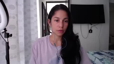 Snapshot of queenvictoria2023 chatting on January 2025 08:07:02 PM Paola online show from January 2025 08:07:02 PM