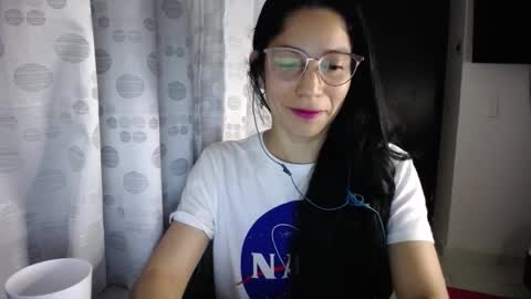 Snapshot of queenvictoria2023 chatting on February 2025 03:18:01 AM Paola online show from February 2025 03:18:01 AM