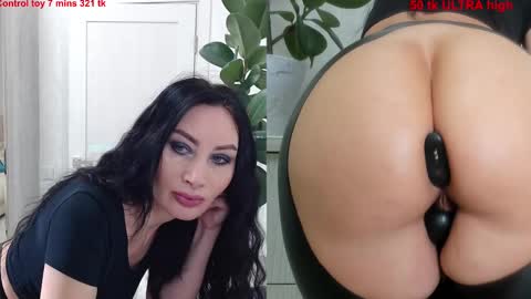 Snapshot of queenviktoria chatting on March 2025 09:38:01 AM Viktoria online show from March 2025 09:38:01 AM