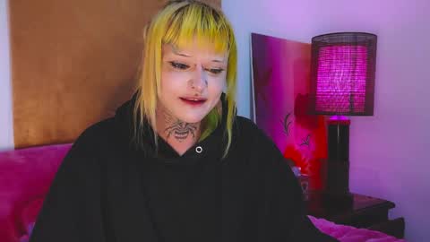 Snapshot of queer_burrito chatting on April 2026 03:04:02 AM Sky Burrito online show from April 2026 03:04:02 AM