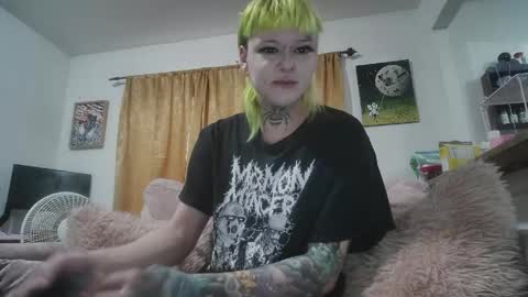 Snapshot of queer_burrito chatting on April 2026 02:44:01 PM Sky Burrito online show from April 2026 02:44:01 PM