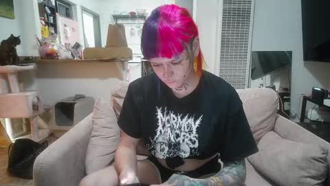 Snapshot of queer_burrito chatting on April 2026 10:23:02 PM Sky Burrito online show from April 2026 10:23:02 PM