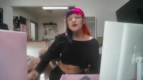 Snapshot of queer_burrito chatting on April 2026 03:28:02 PM Sky Burrito online show from April 2026 03:28:02 PM