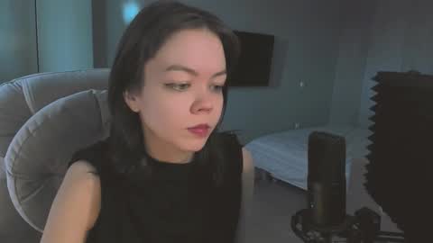 Snapshot of quietluxury chatting on March 2026 12:44:02 PM quietluxury online show from March 2026 12:44:02 PM